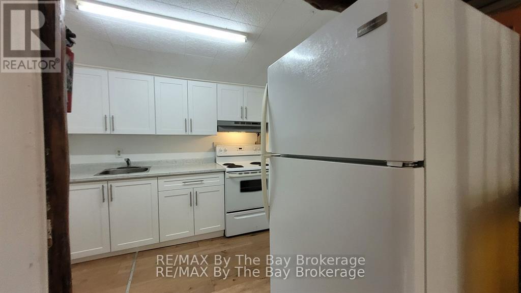 23 Glen Street, Wasaga Beach, Ontario  L9Z 2K5 - Photo 6 - S13212764