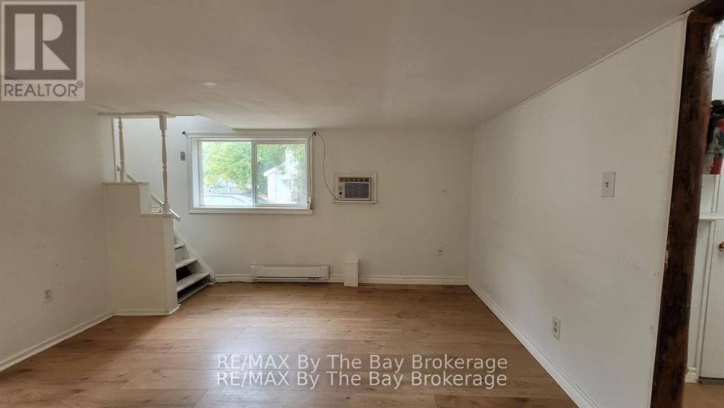23 Glen Street, Wasaga Beach, Ontario  L9Z 2K5 - Photo 7 - S13212764