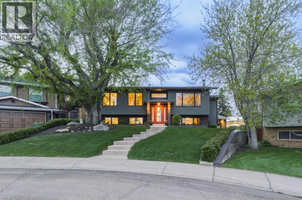 228 Cantrell Place Sw, Calgary, Alberta  T2W 1X3 - Photo 1 - A2291476