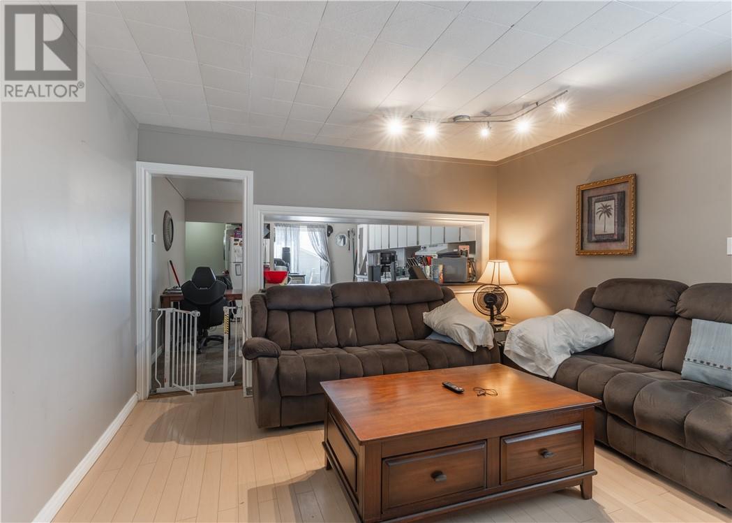 1300 Falconbridge Road, Sudbury, Ontario  P3A 4N3 - Photo 4 - 2128152