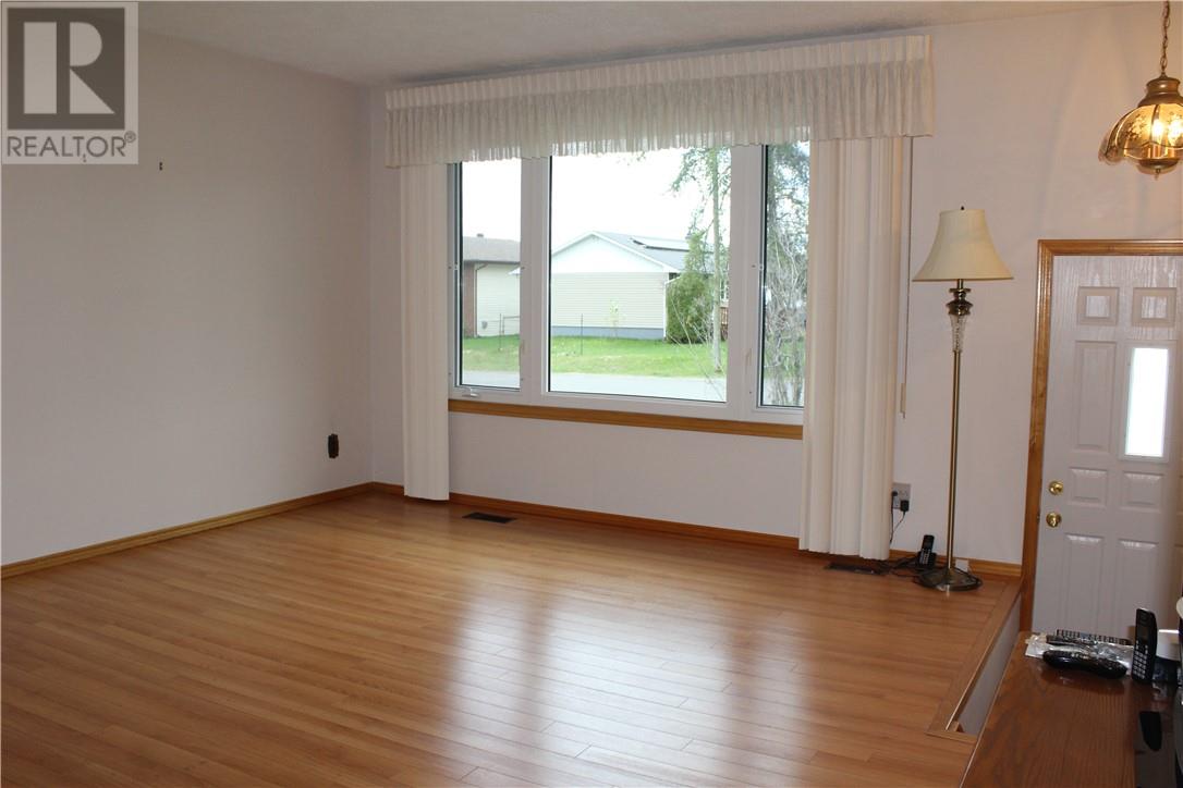 76 Colette, Hanmer, Ontario  P3P 1K2 - Photo 4 - 2128147