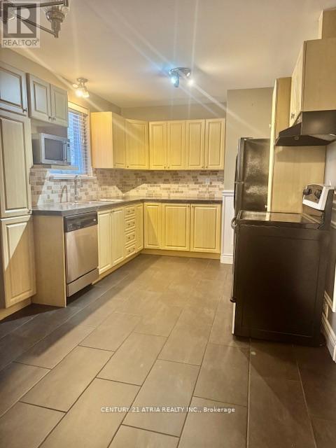695 Annland Street, Pickering, Ontario  L1W 1A9 - Photo 4 - E13212806
