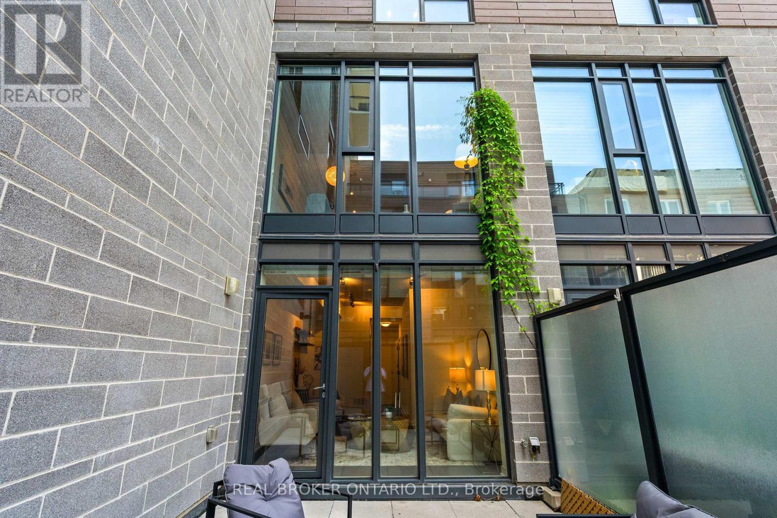 Th3 - 16 Filmic Lane, Toronto, Ontario  M4M 3R1 - Photo 14 - E13212876