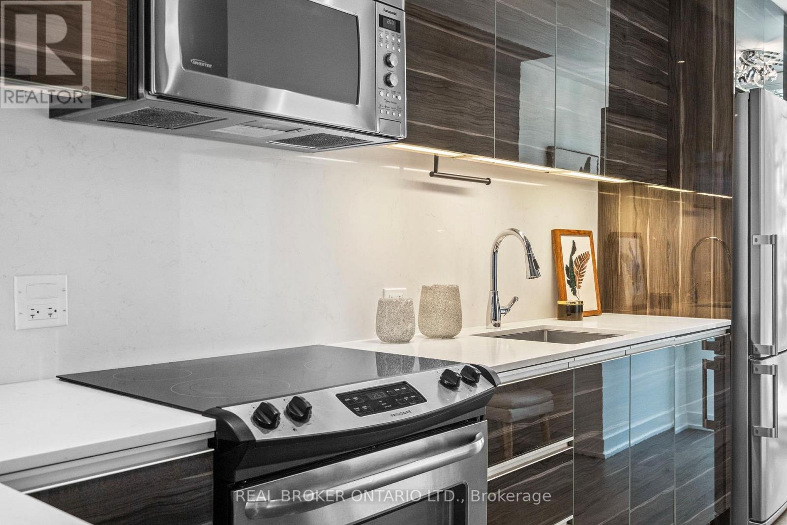 Th3 - 16 Filmic Lane, Toronto, Ontario  M4M 3R1 - Photo 19 - E13212876