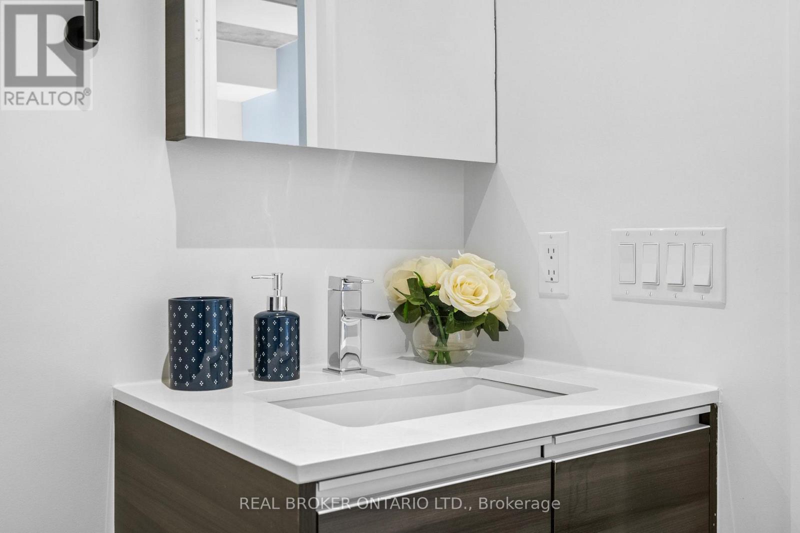 Th3 - 16 Filmic Lane, Toronto, Ontario  M4M 3R1 - Photo 31 - E13212876