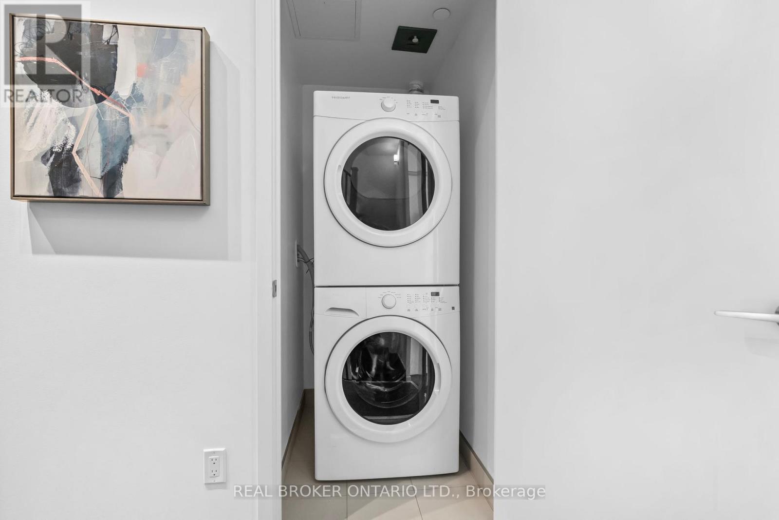 Th3 - 16 Filmic Lane, Toronto, Ontario  M4M 3R1 - Photo 33 - E13212876