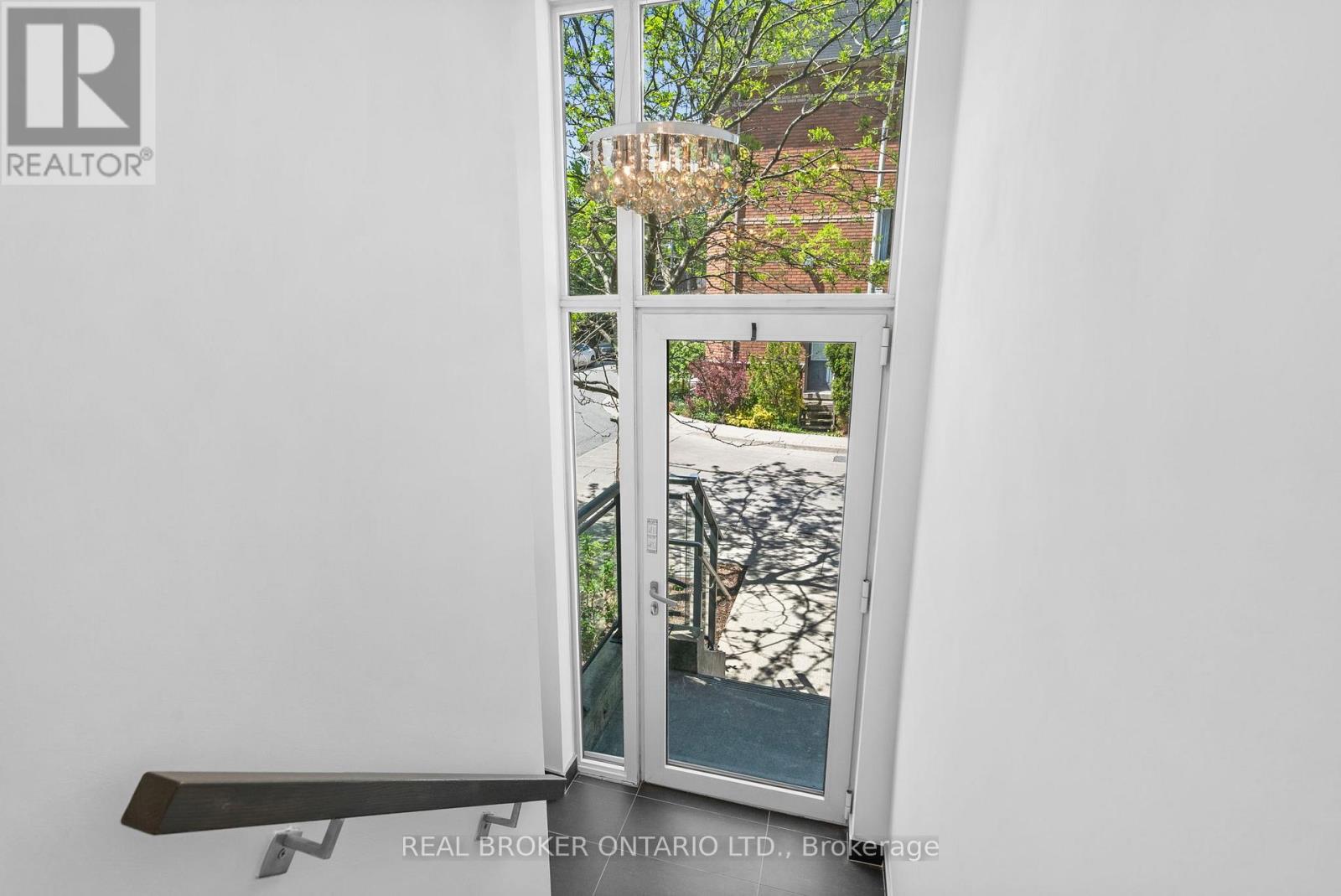 Th3 - 16 Filmic Lane, Toronto, Ontario  M4M 3R1 - Photo 5 - E13212876