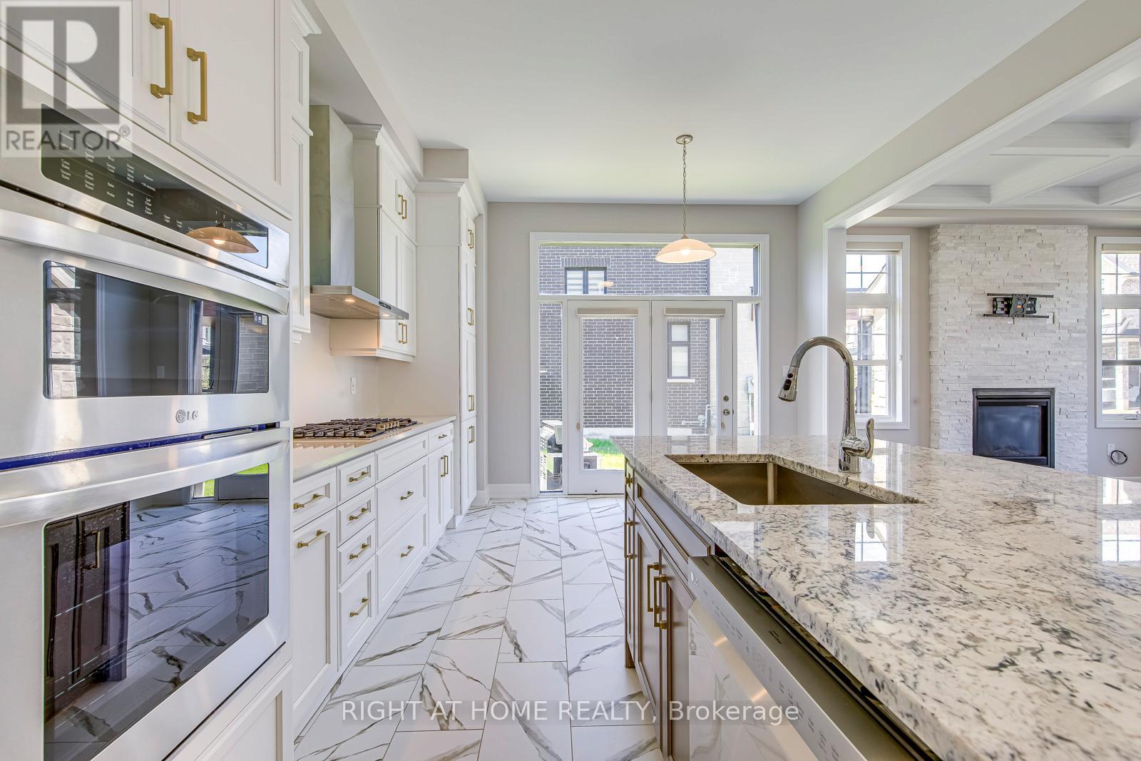 1387 Aymond Crescent, Oakville, Ontario  L6H 7W9 - Photo 12 - W13212146