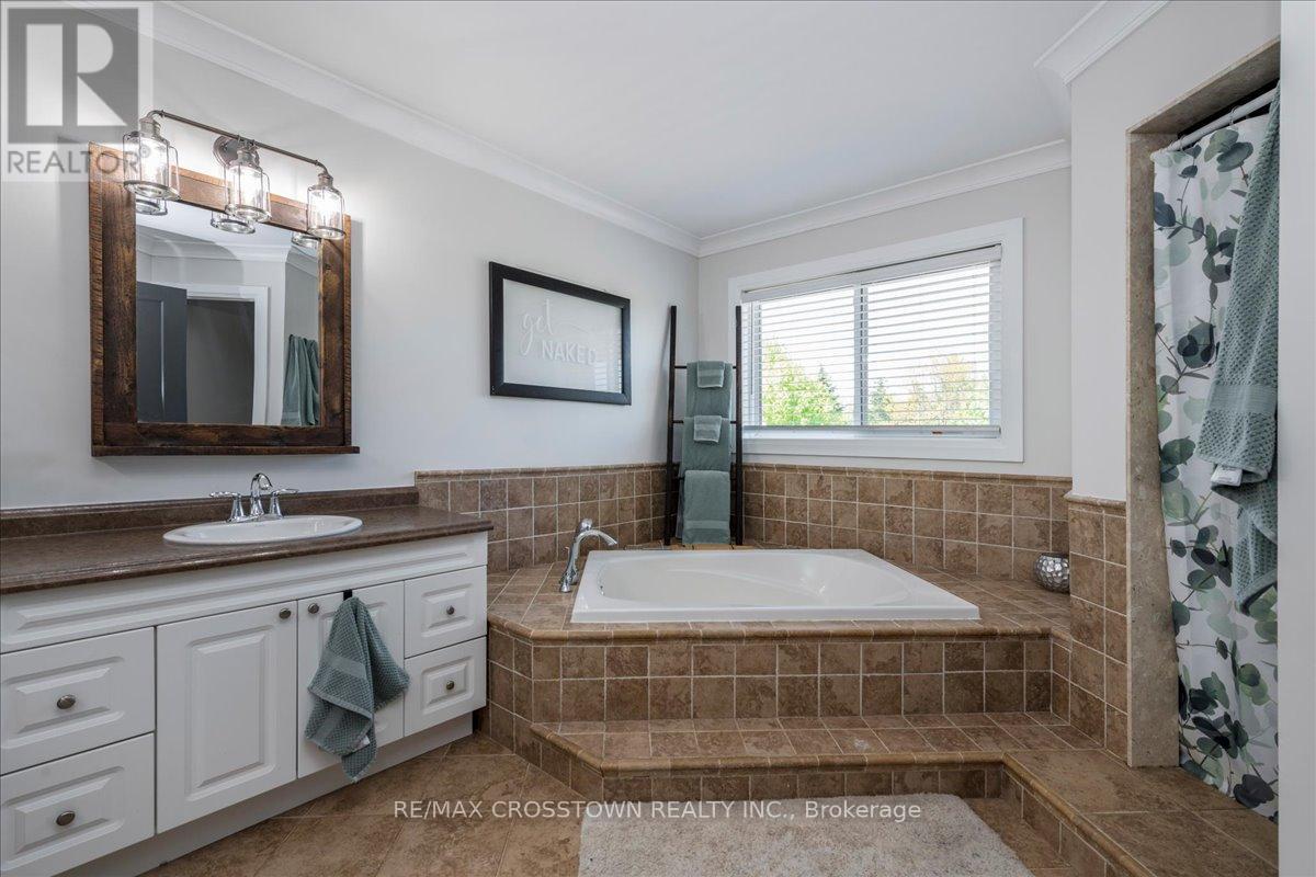 92 Golden Meadow Road, Barrie (Bayshore), Ontario  L4N 7G4 - Photo 20 - S13212768