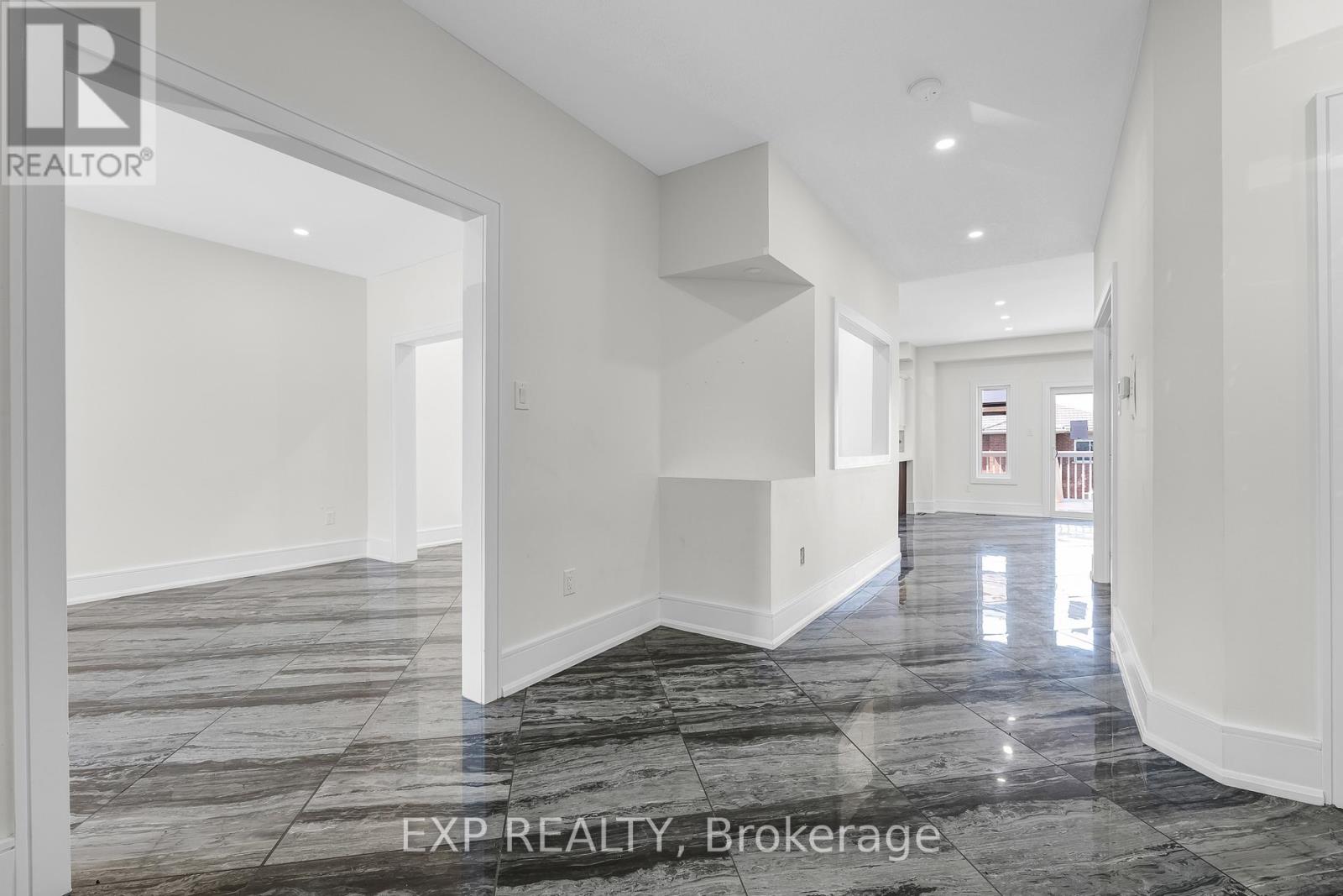 24 Jessica Drive, Barrie (Painswick South), Ontario  L4N 5S5 - Photo 5 - S13212810