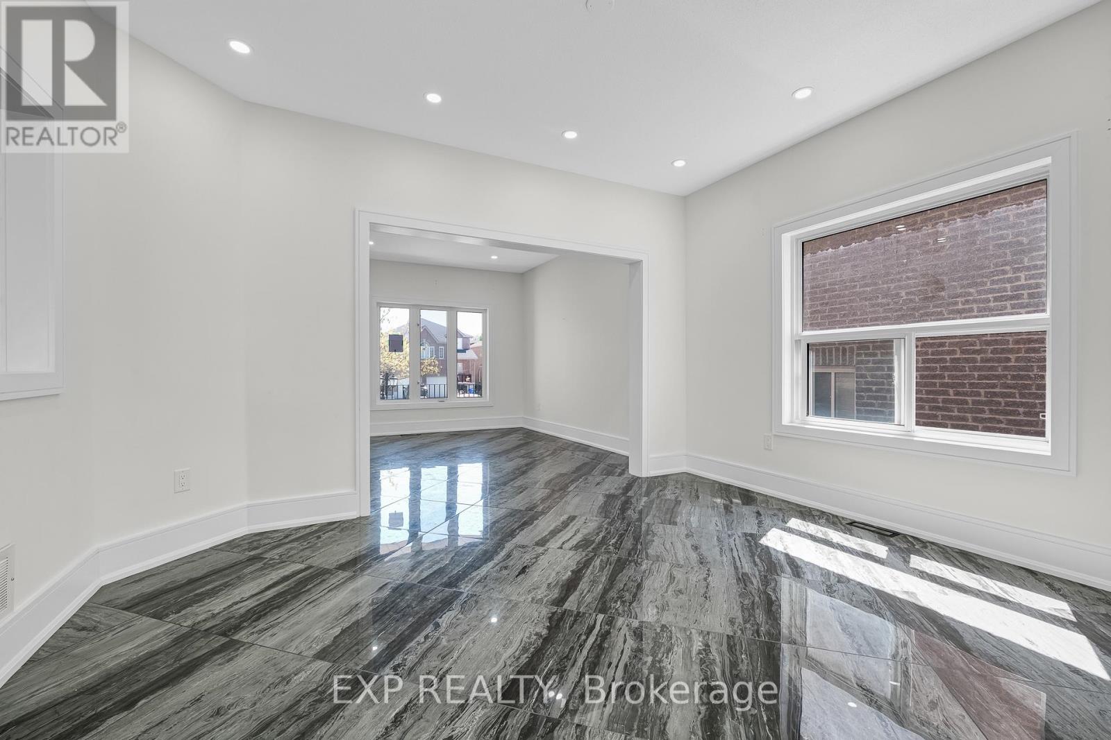 24 Jessica Drive, Barrie (Painswick South), Ontario  L4N 5S5 - Photo 9 - S13212810