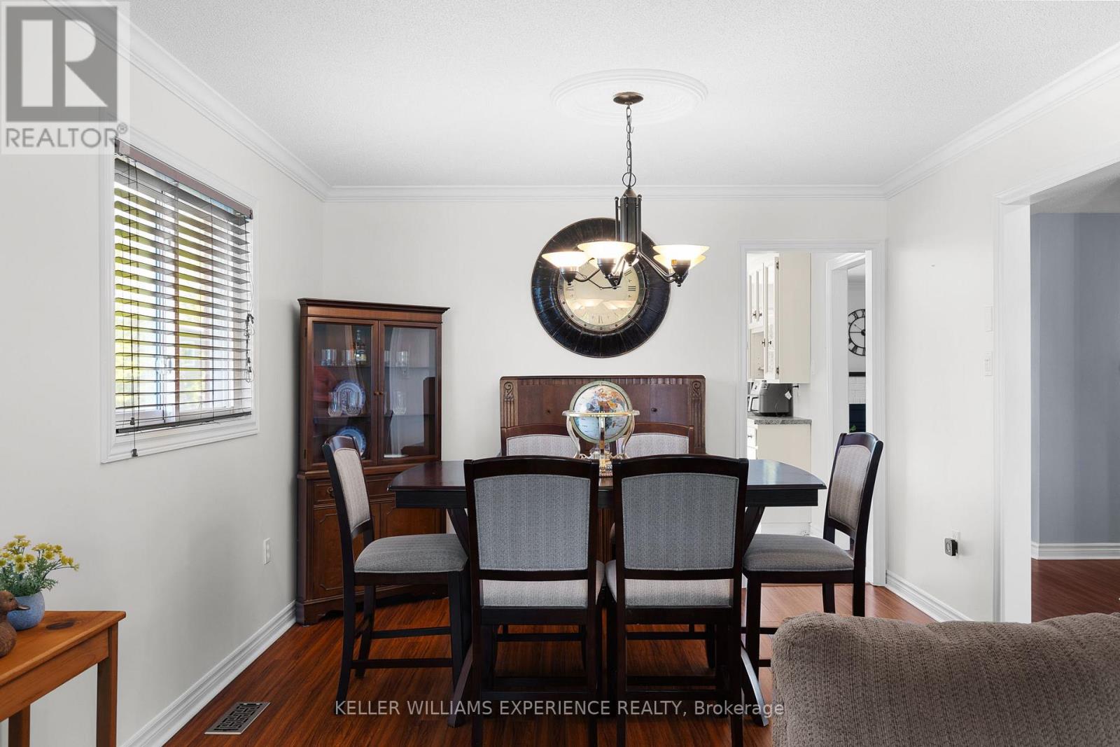 4 Campbell Avenue, Oro-Medonte, Ontario  L0L 1T0 - Photo 5 - S13212830