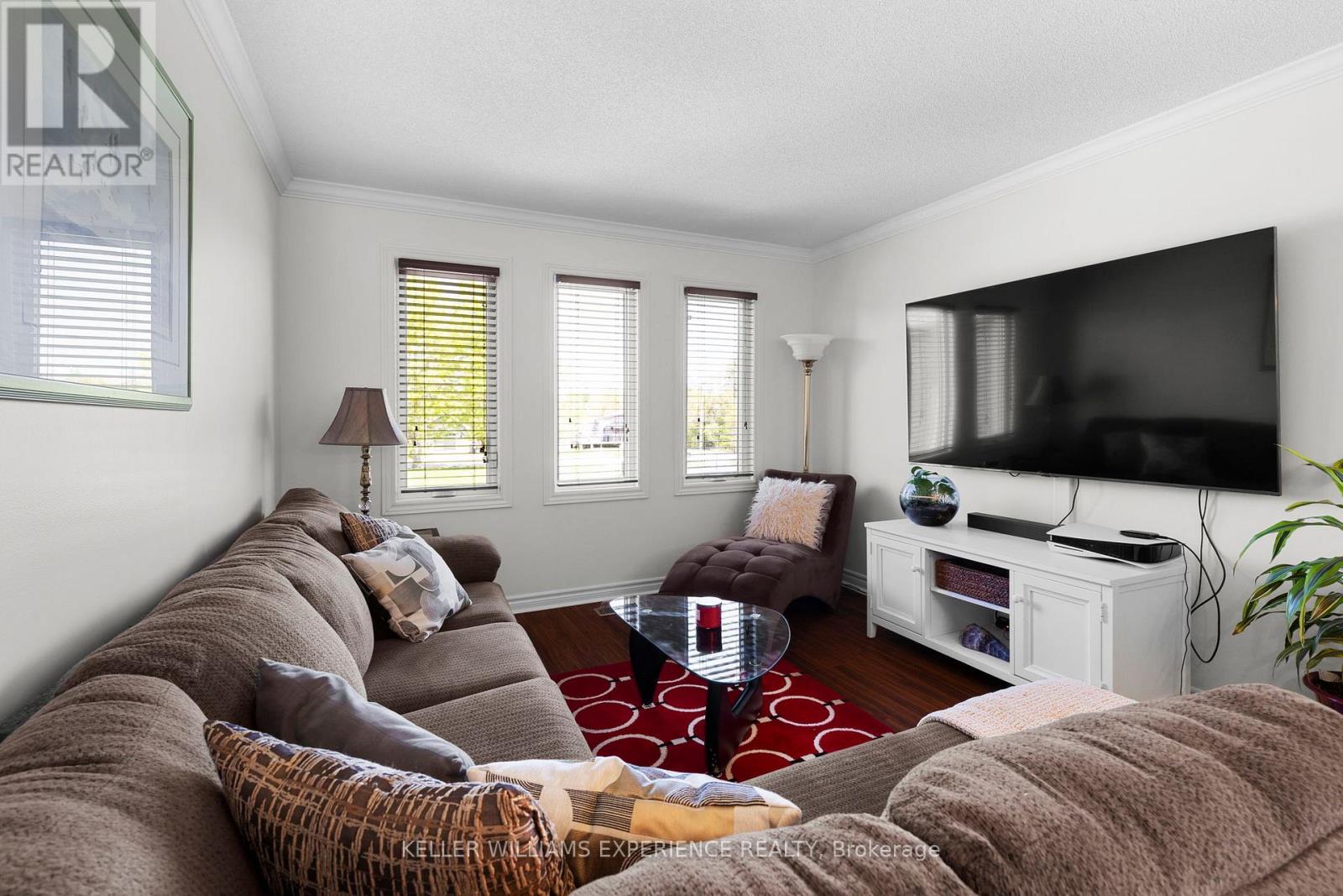 4 Campbell Avenue, Oro-Medonte, Ontario  L0L 1T0 - Photo 6 - S13212830