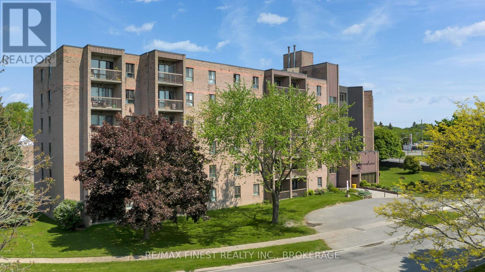 301 - 17 Eldon Hall Place, Kingston, Ontario  K7M 7H5 - Photo 1 - X13212852