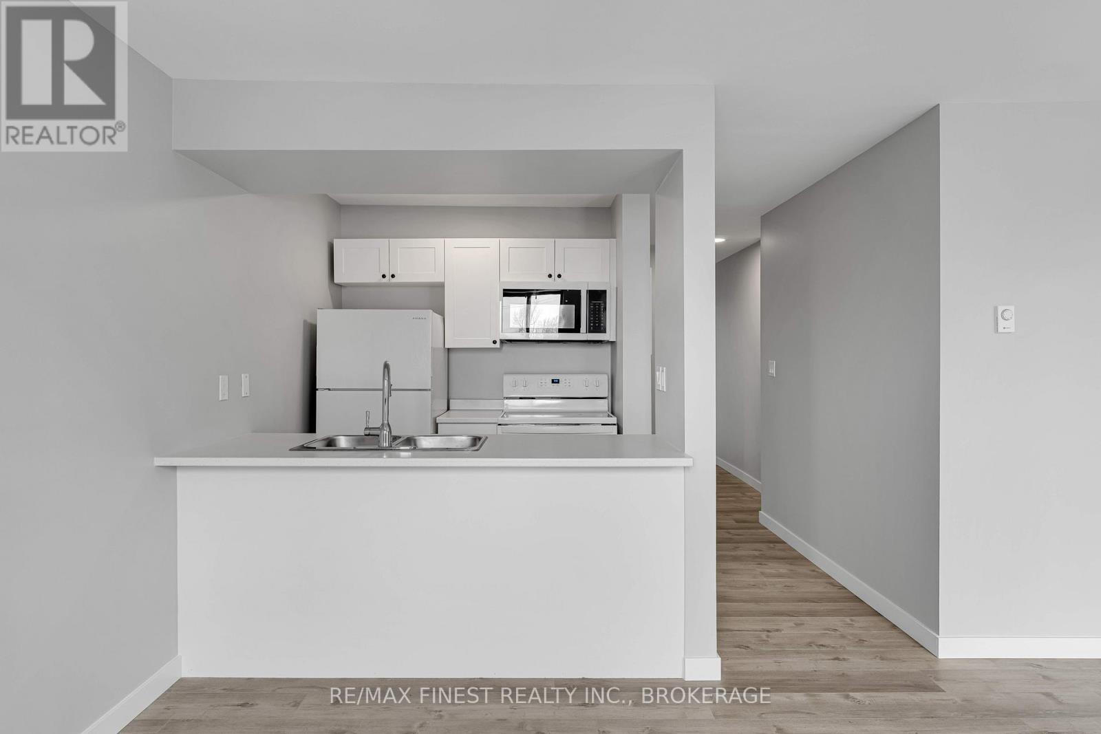 301 - 17 Eldon Hall Place, Kingston, Ontario  K7M 7H5 - Photo 16 - X13212852