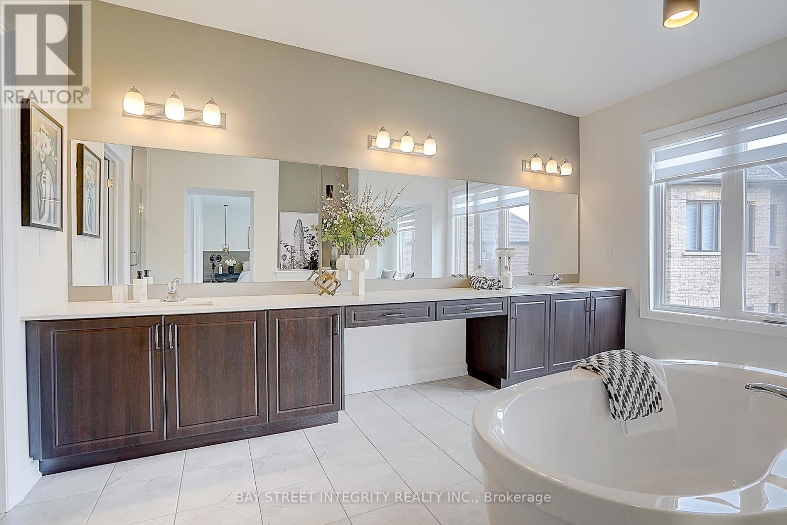 38 Settlers Road E, Oakville, Ontario  L6H 0Y8 - Photo 41 - W13212774