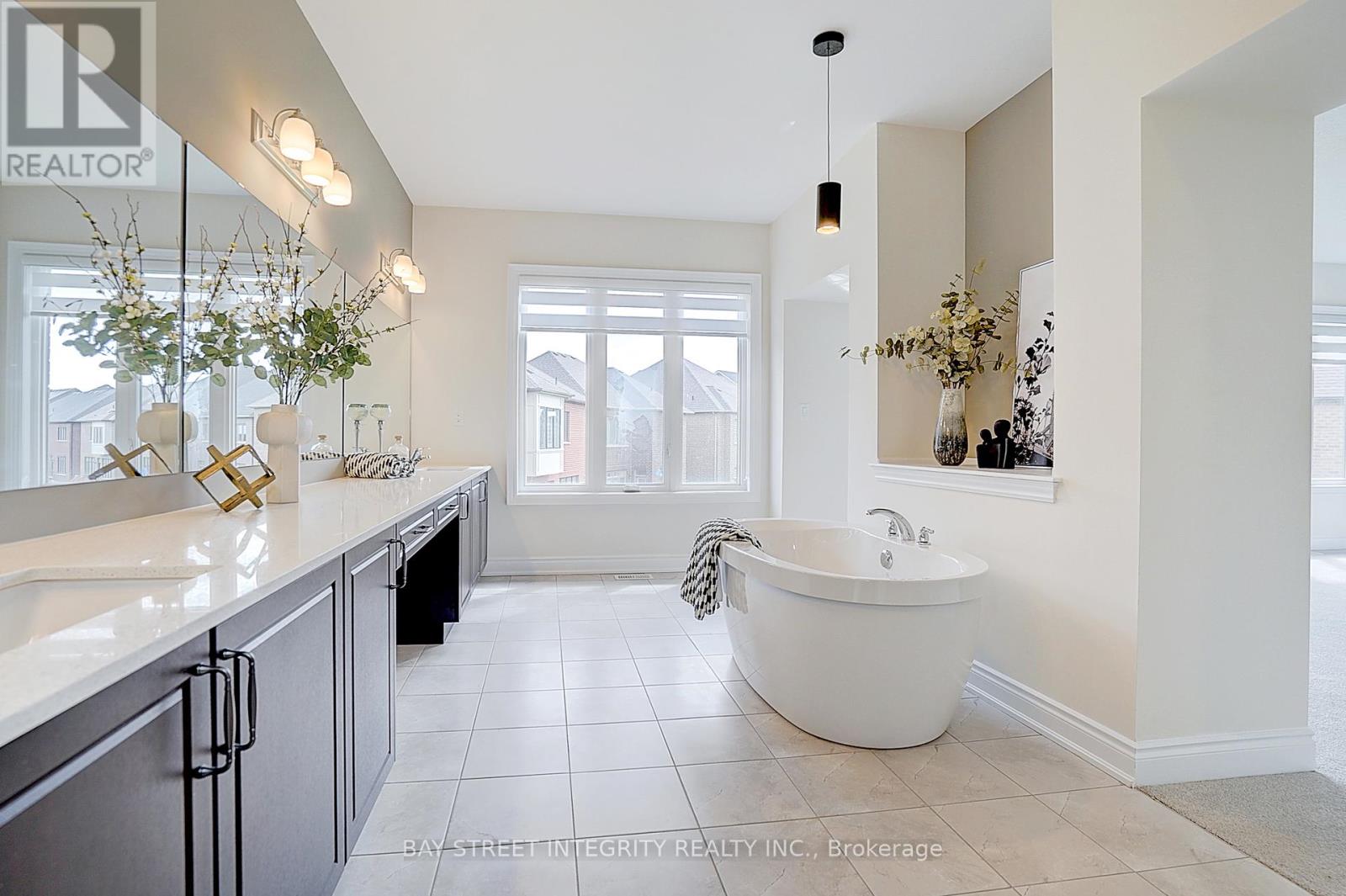 38 Settlers Road E, Oakville, Ontario  L6H 0Y8 - Photo 42 - W13212774