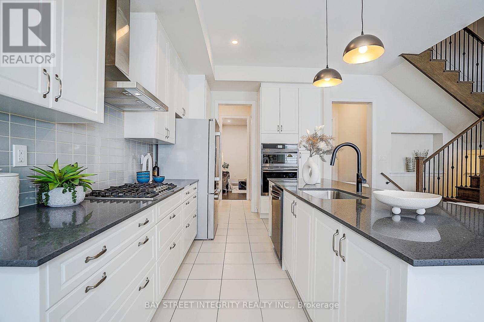 38 Settlers Road E, Oakville, Ontario  L6H 0Y8 - Photo 8 - W13212774
