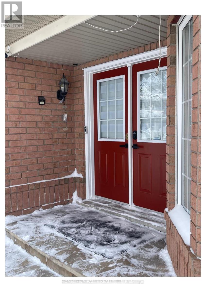 55 Secord Crescent, Brampton, Ontario  L6X 4Y8 - Photo 3 - W13212794