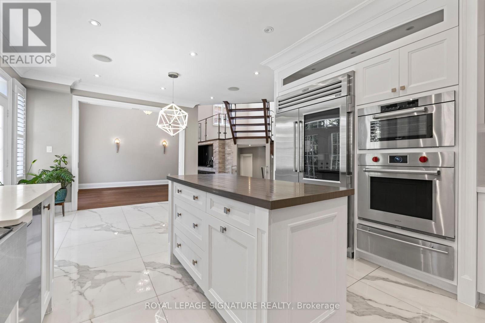 2480 Upper Valley Crescent, Oakville, Ontario  L6H 7P2 - Photo 13 - W13212812