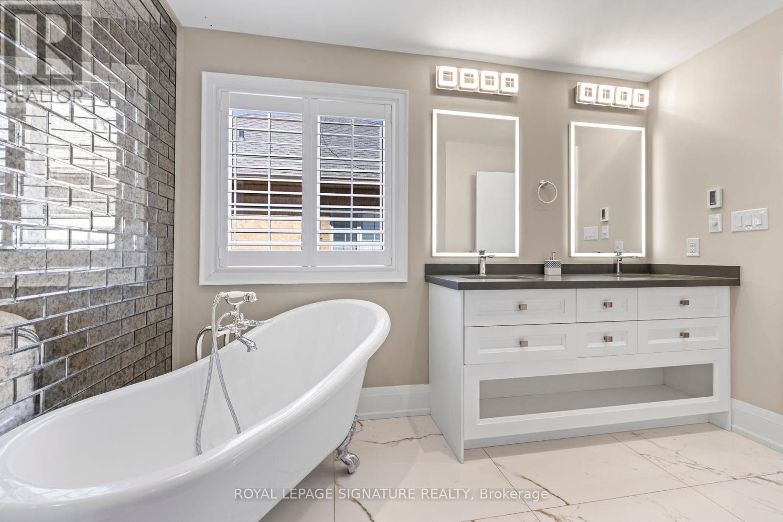 2480 Upper Valley Crescent, Oakville, Ontario  L6H 7P2 - Photo 24 - W13212812