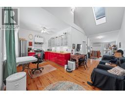 138 ARTHUR STREET N