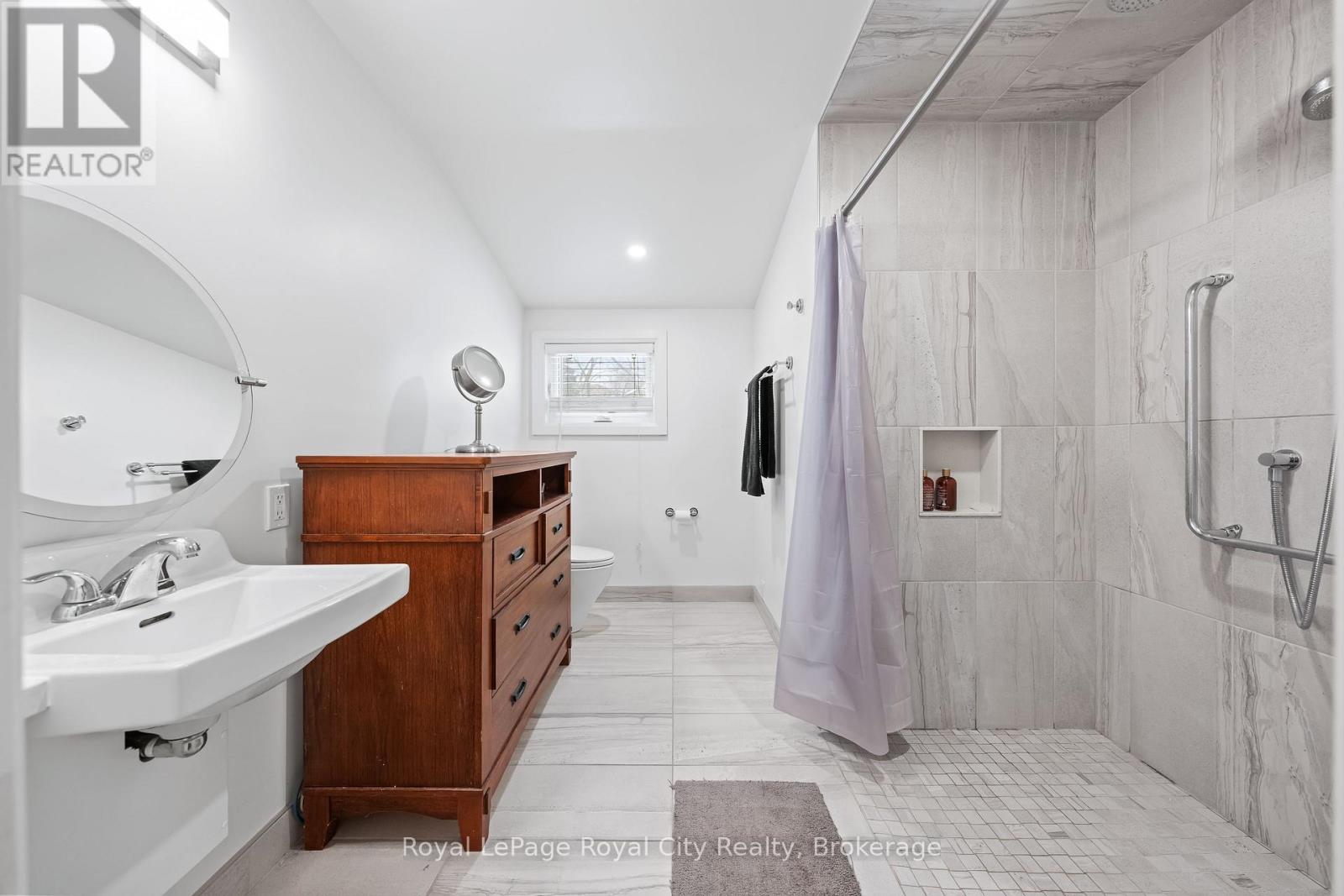 138 Arthur Street N, Guelph, Ontario  N1E 4V2 - Photo 8 - X12738174