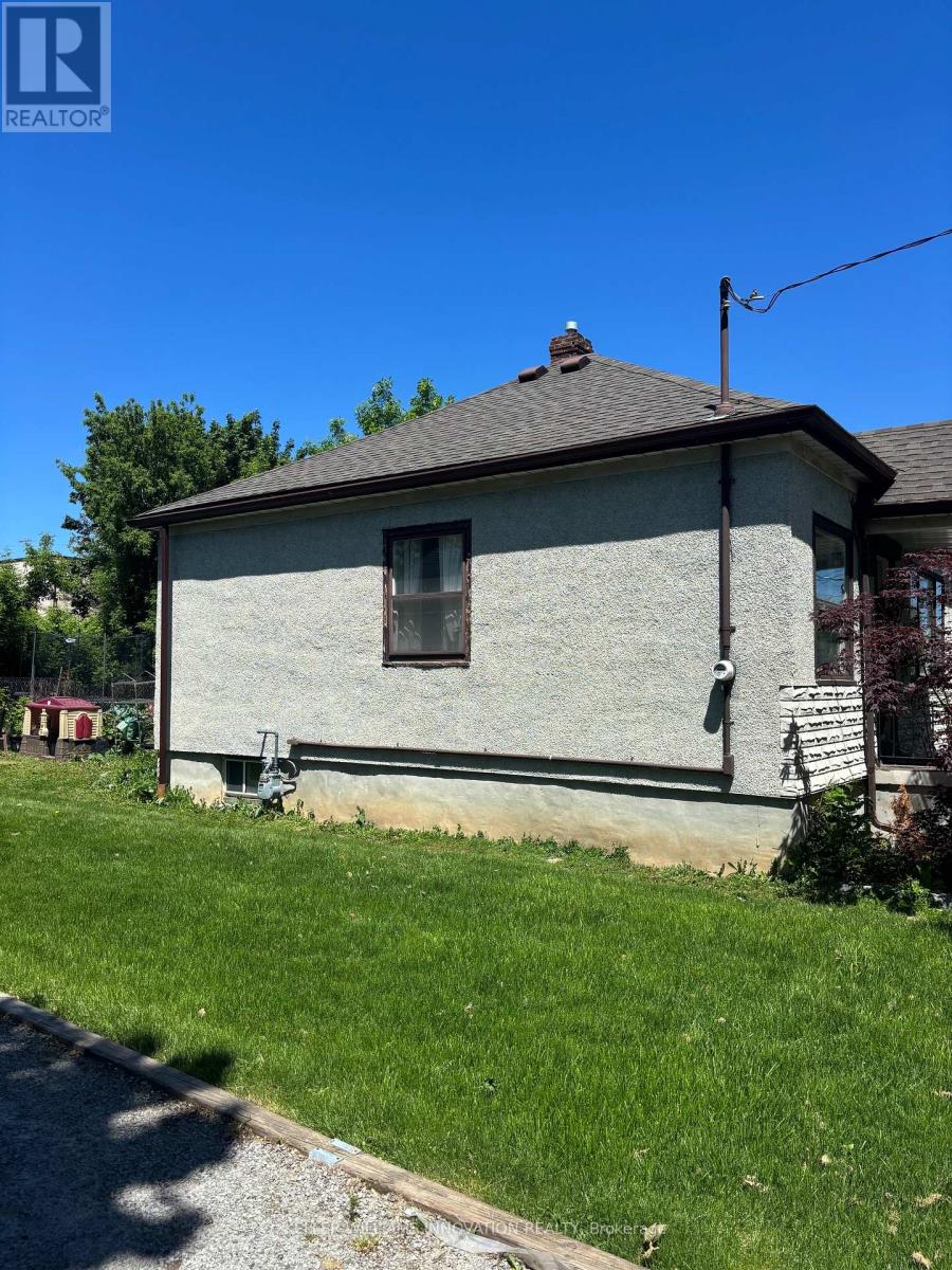 29 Concord Avenue, St. Catharines, Ontario  L2M 5N5 - Photo 2 - X13212878
