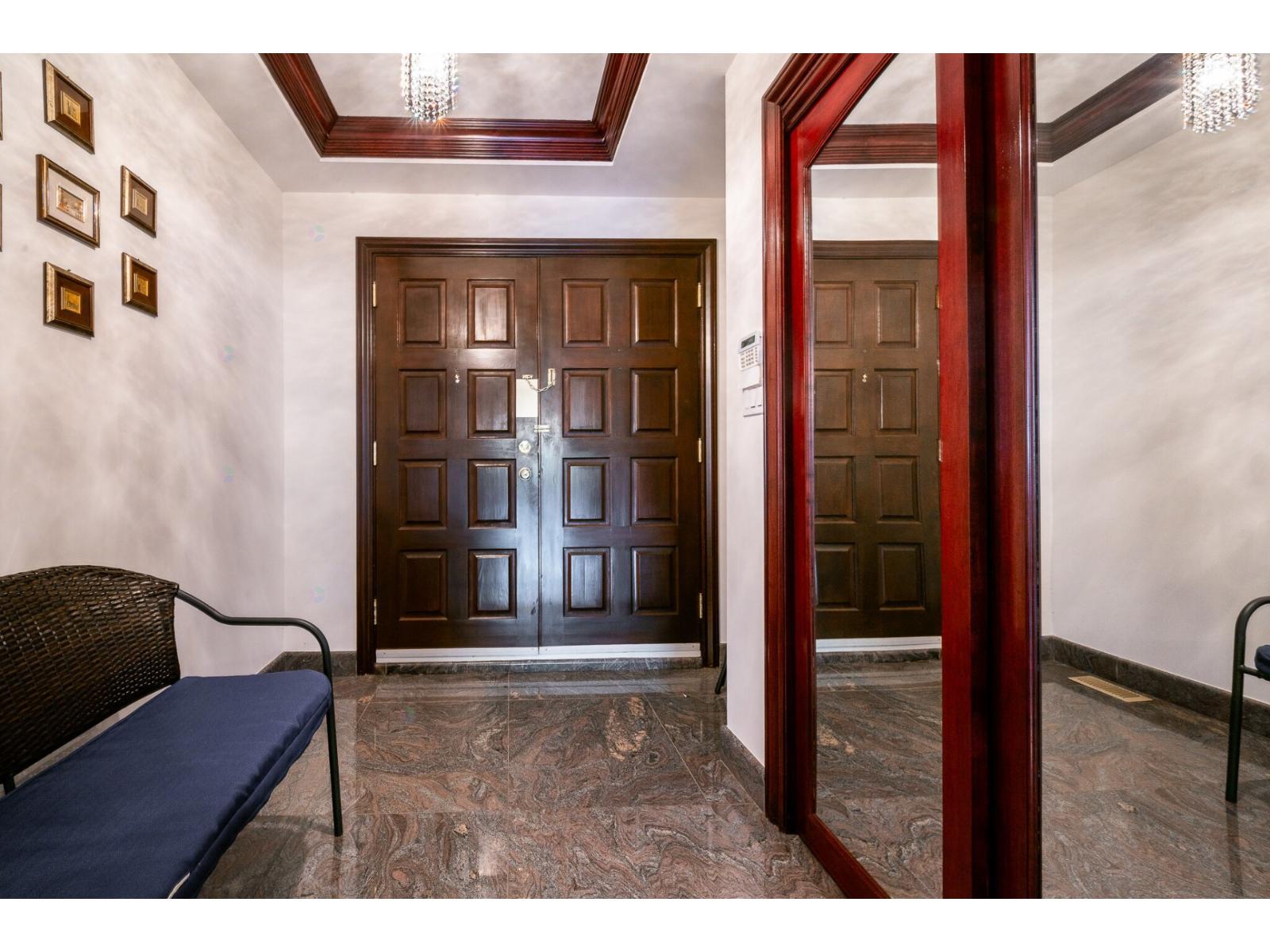 10195 Rue Francis Montréal (Ahuntsic-Cartierville) Quebec Canada H2B2N7 3