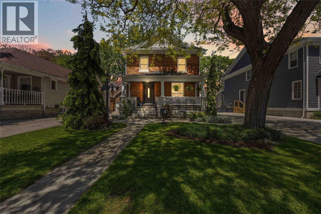 292 George Street, Sarnia, Ontario  N7T 4P4 - Photo 2 - 26012401