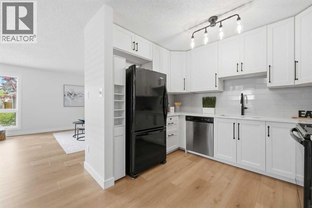 85 Cedarwood Hill SW, Calgary, Alberta  T2W 3H4 - Photo 12 - A2313508