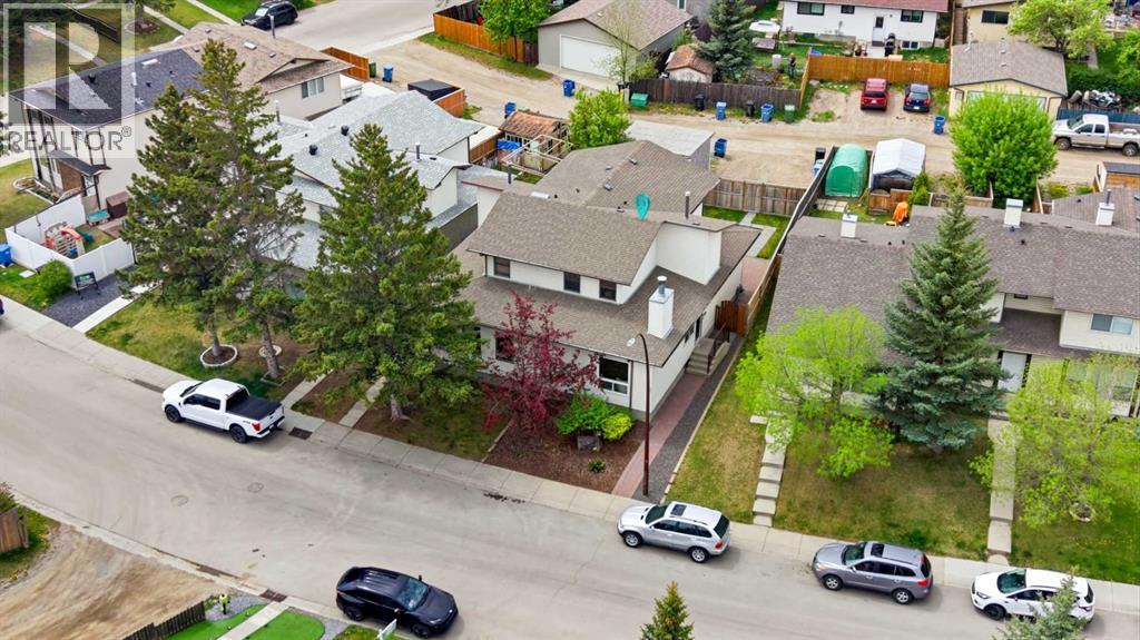 85 Cedarwood Hill SW, Calgary, Alberta  T2W 3H4 - Photo 1 - A2313508