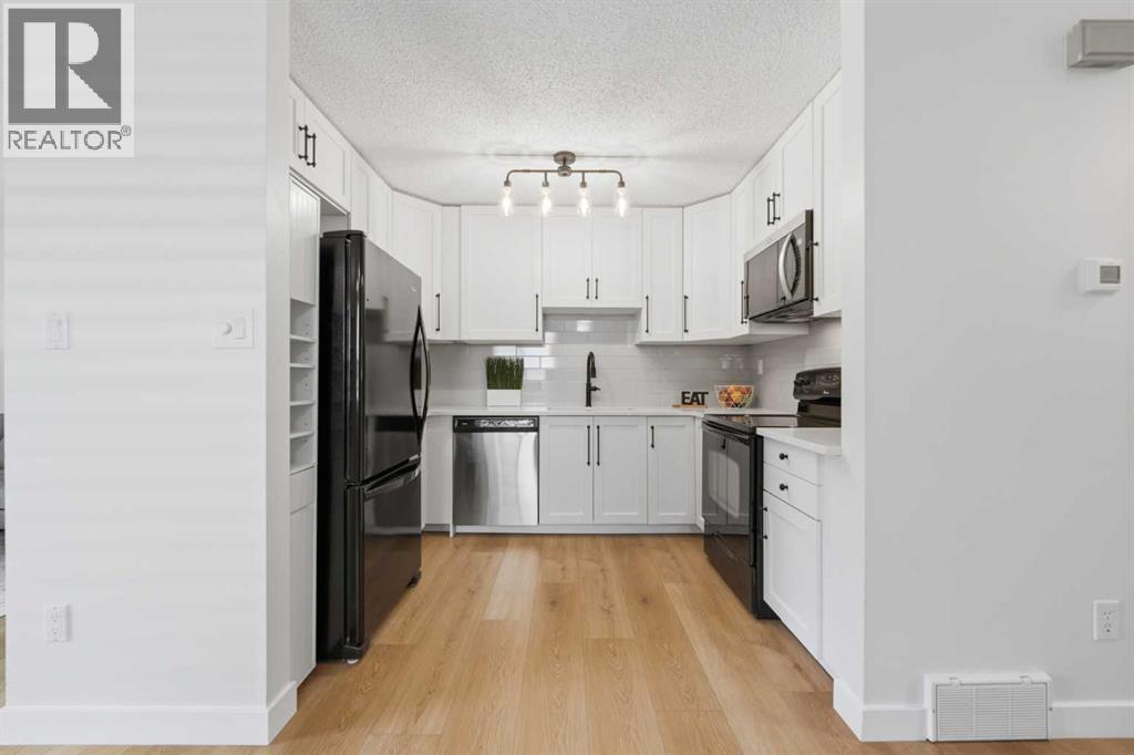 85 Cedarwood Hill SW, Calgary, Alberta  T2W 3H4 - Photo 13 - A2313508