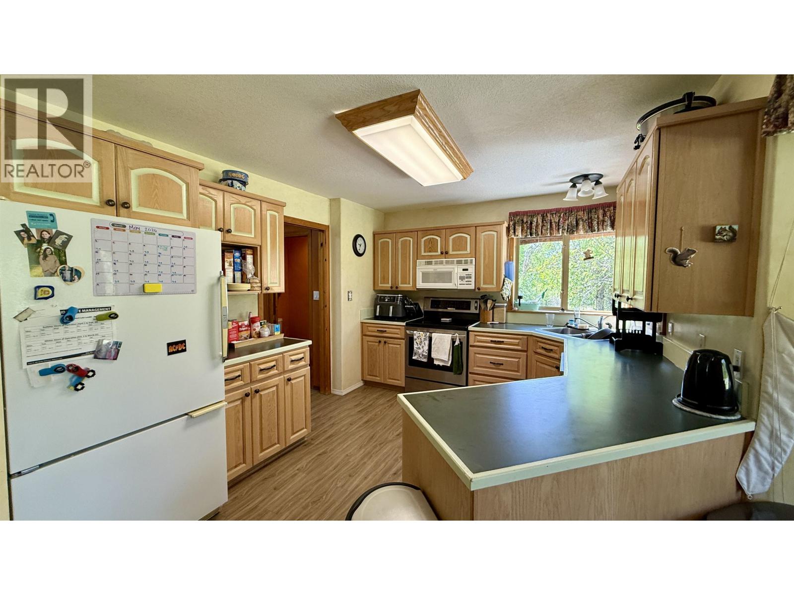7364 Watch Lake Road, Lone Butte, British Columbia  V0K 1X0 - Photo 10 - R3129615