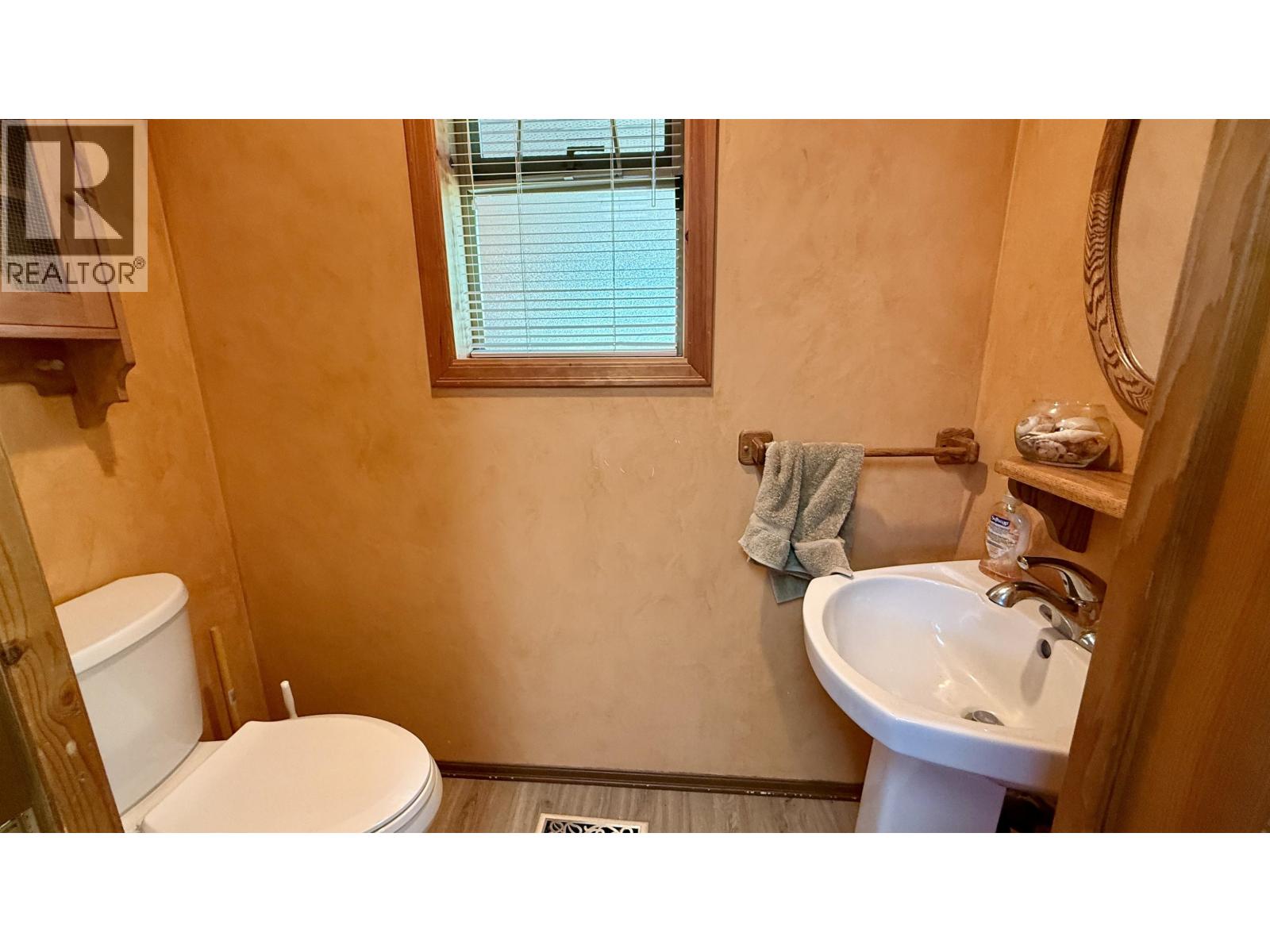 7364 Watch Lake Road, Lone Butte, British Columbia  V0K 1X0 - Photo 12 - R3129615