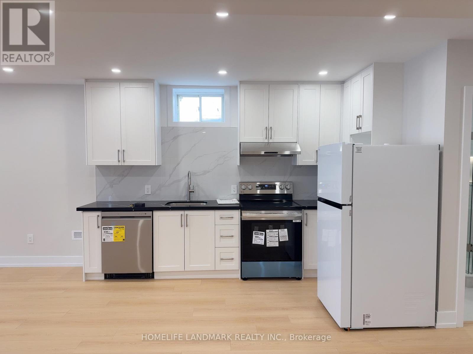 Basement 32 Allison Ann Way, Vaughan, Ontario  L6A 0J4 - Photo 7 - N13051490