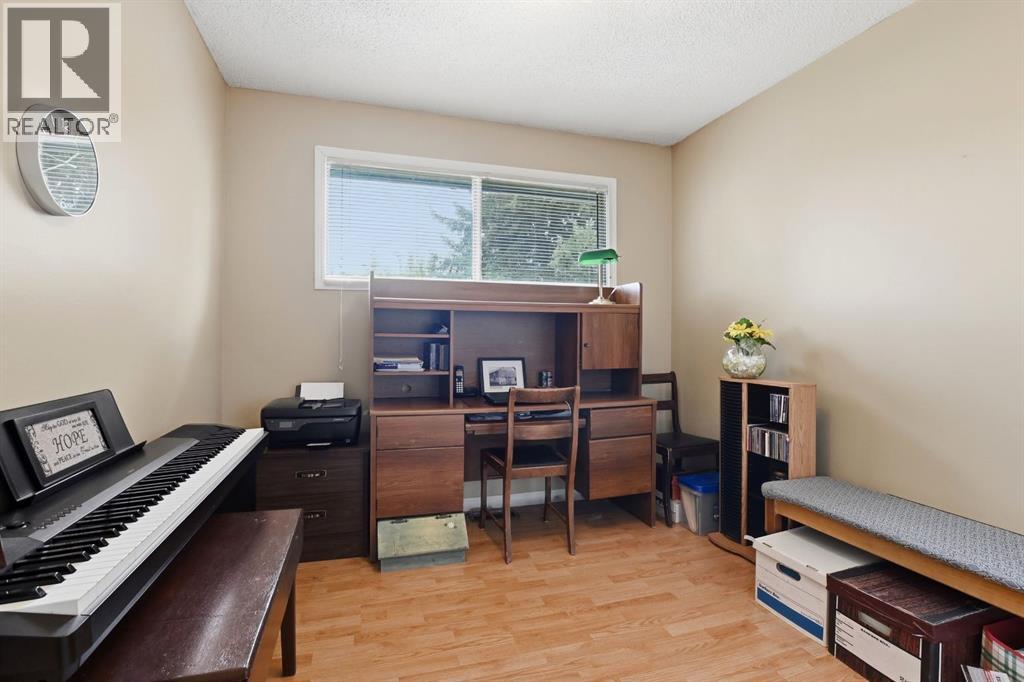 5327 38 Street, Innisfail, Alberta  T4G 1E8 - Photo 15 - A2315432