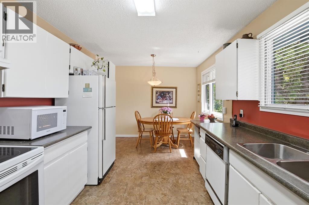 5327 38 Street, Innisfail, Alberta  T4G 1E8 - Photo 7 - A2315432