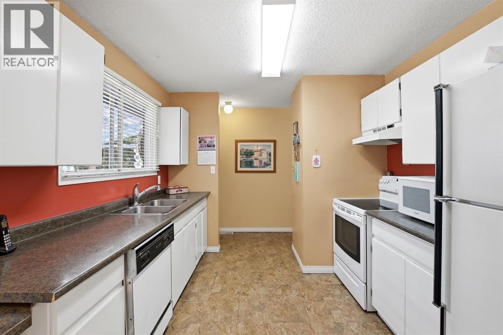 5327 38 Street, Innisfail, Alberta  T4G 1E8 - Photo 8 - A2315432