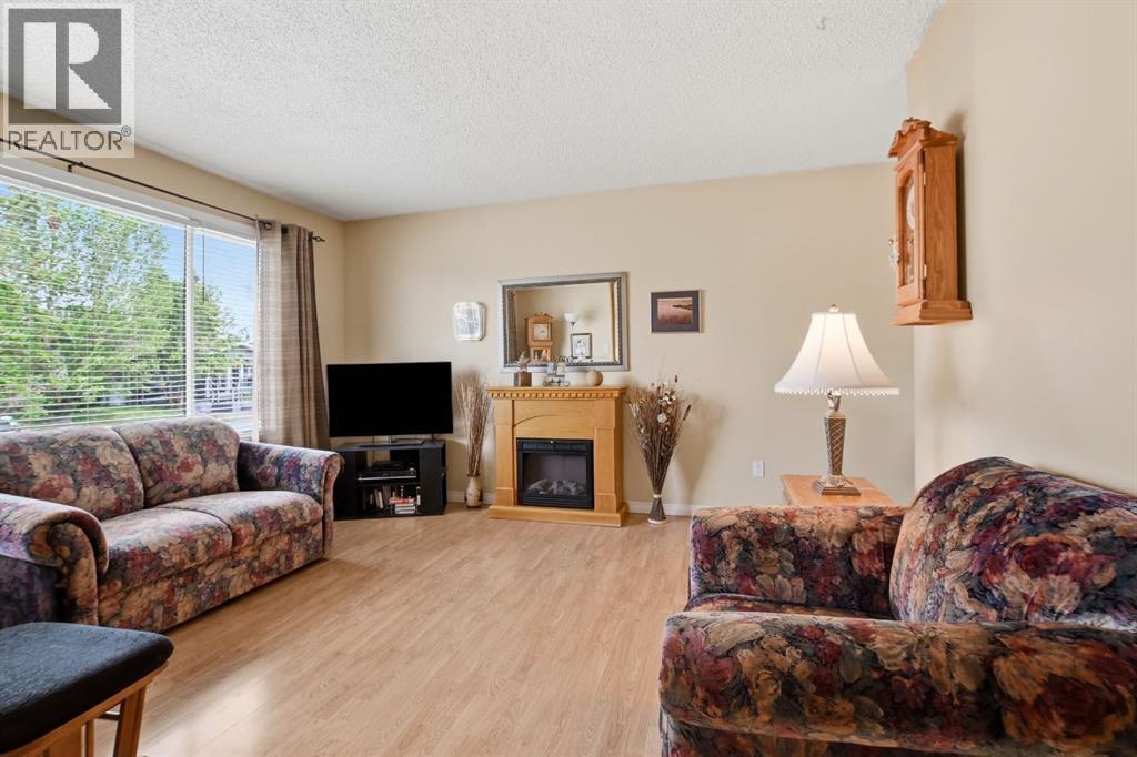 5327 38 Street, Innisfail, Alberta  T4G 1E8 - Photo 3 - A2315432