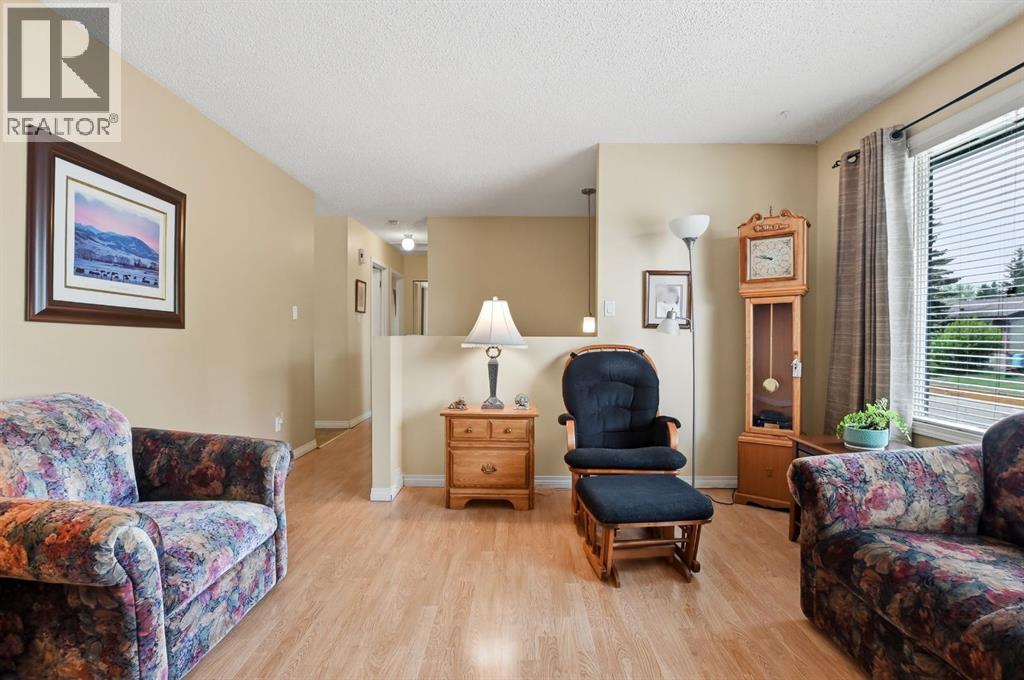 5327 38 Street, Innisfail, Alberta  T4G 1E8 - Photo 6 - A2315432