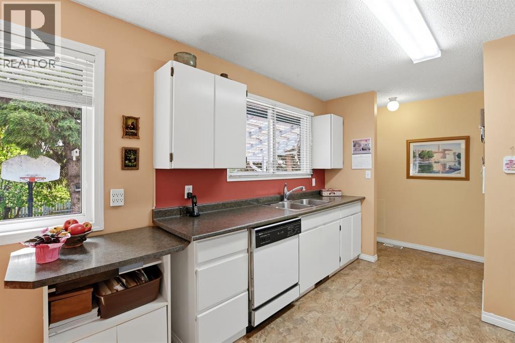 5327 38 Street, Innisfail, Alberta  T4G 1E8 - Photo 9 - A2315432