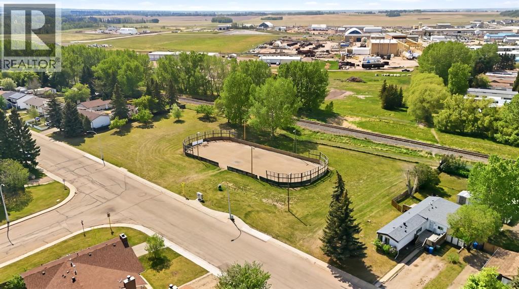 5327 38 Street, Innisfail, Alberta  T4G 1E8 - Photo 35 - A2315432