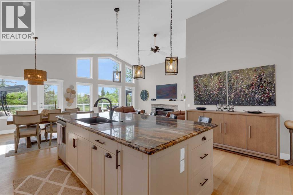 198 Douglas Woods Hill SE, Calgary, Alberta  T2Z 3B1 - Photo 4 - A2315135