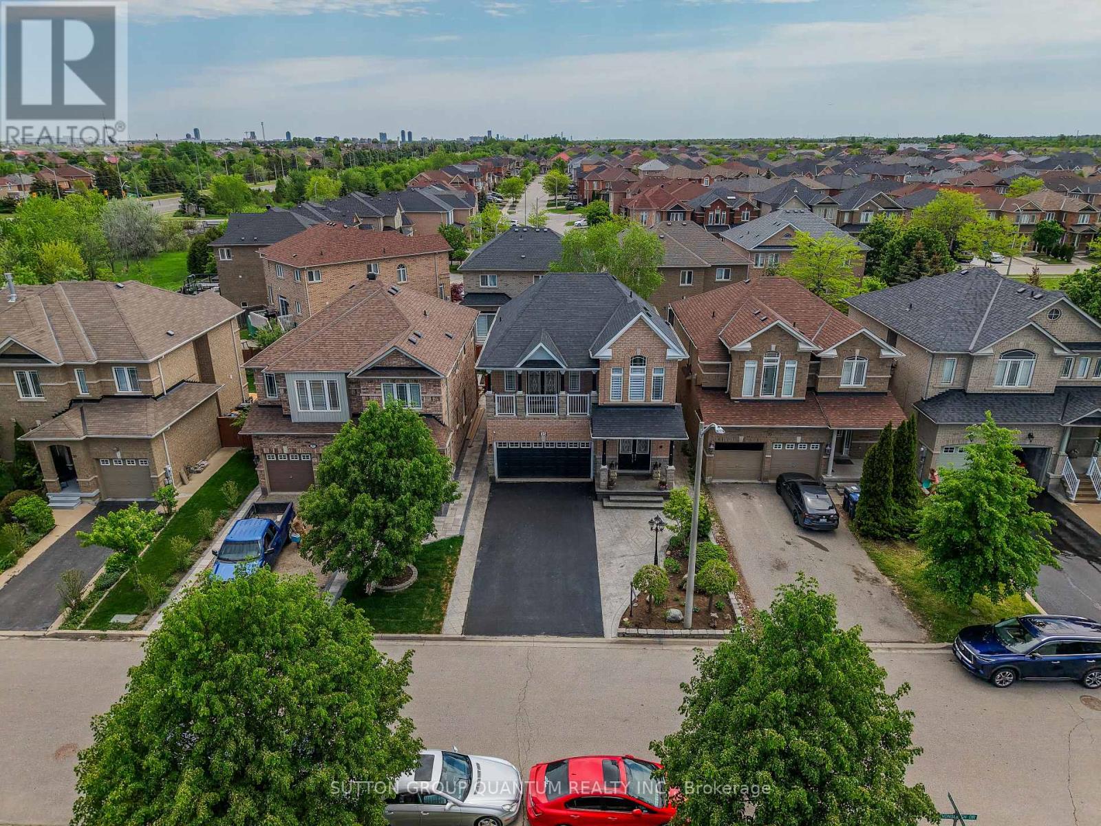 35 Devonsleigh Drive, Brampton, Ontario  L7A 3S3 - Photo 1 - W13211382