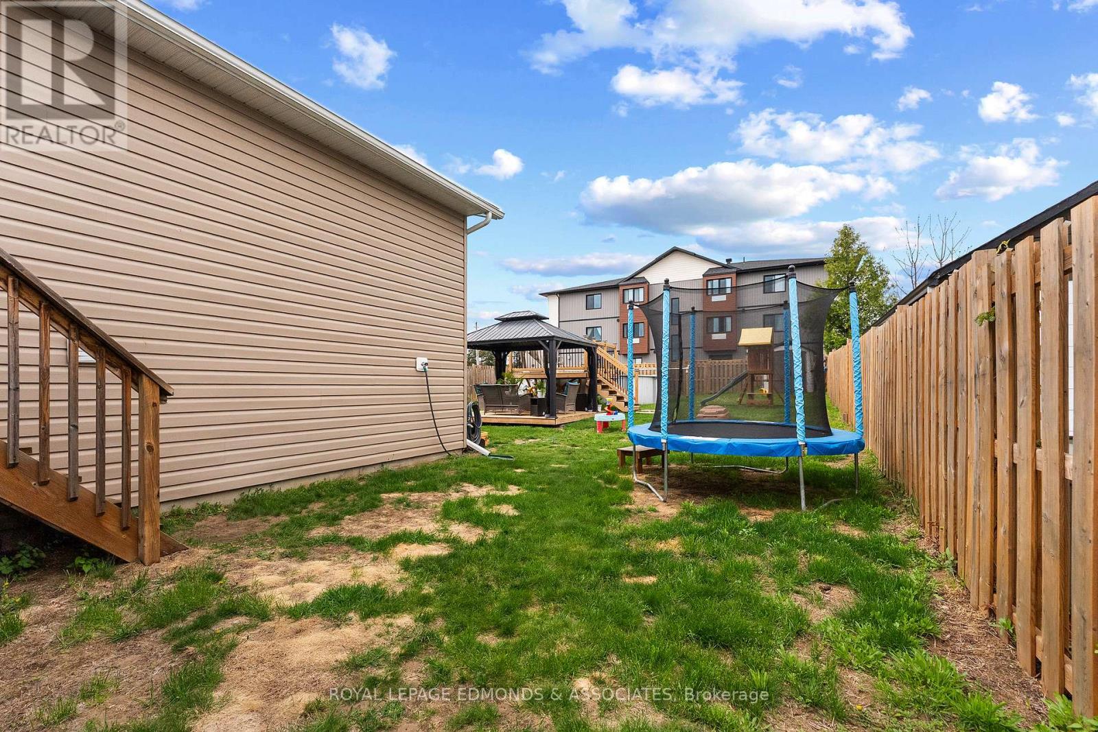 12 Wilbert Street, Petawawa, Ontario  K8H 2C6 - Photo 23 - X12983438