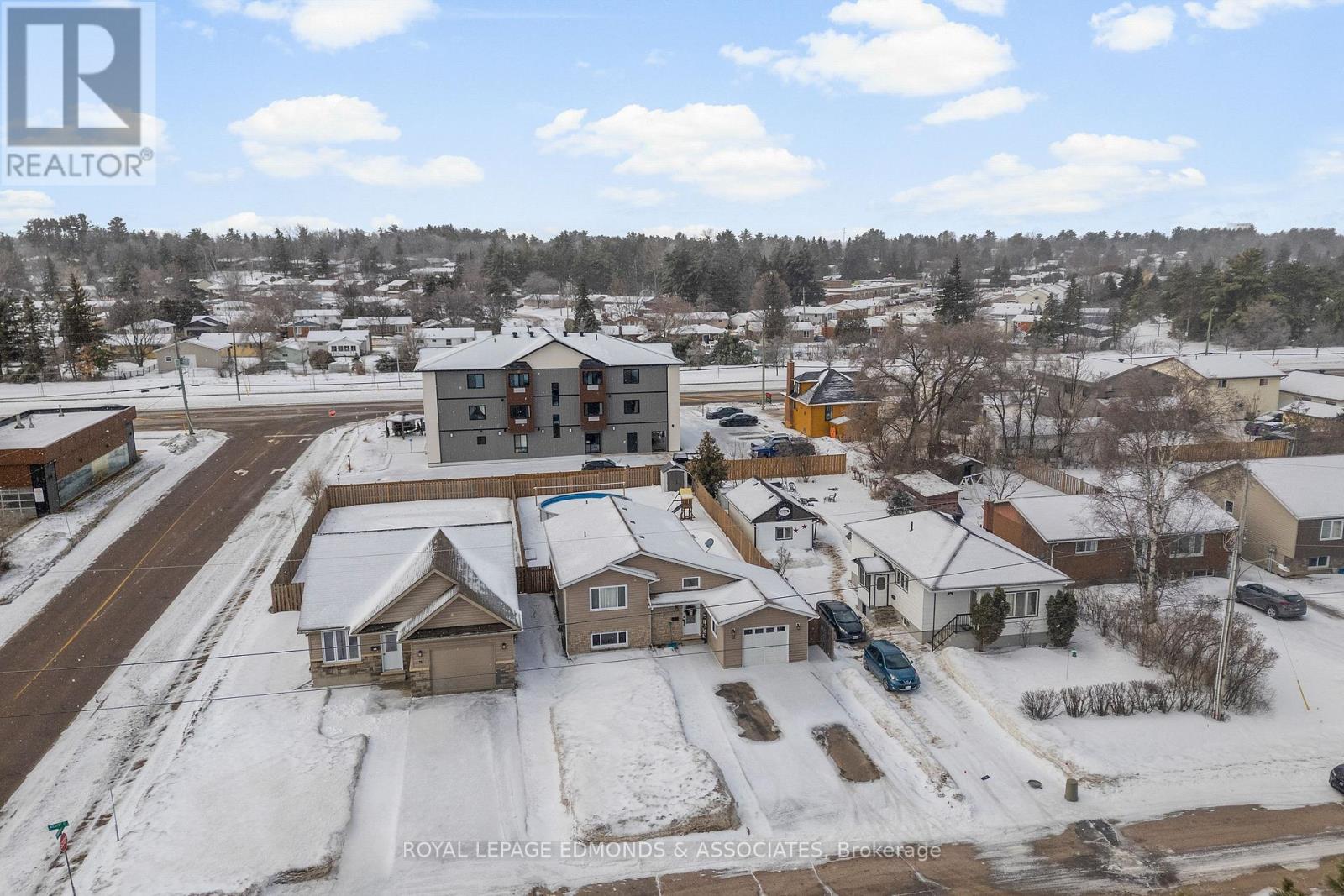 12 Wilbert Street, Petawawa, Ontario  K8H 2C6 - Photo 37 - X12983438