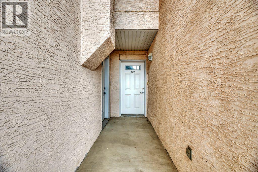 300, 50 Westland Road, Okotoks, Alberta  T1S 1N1 - Photo 5 - A2312002