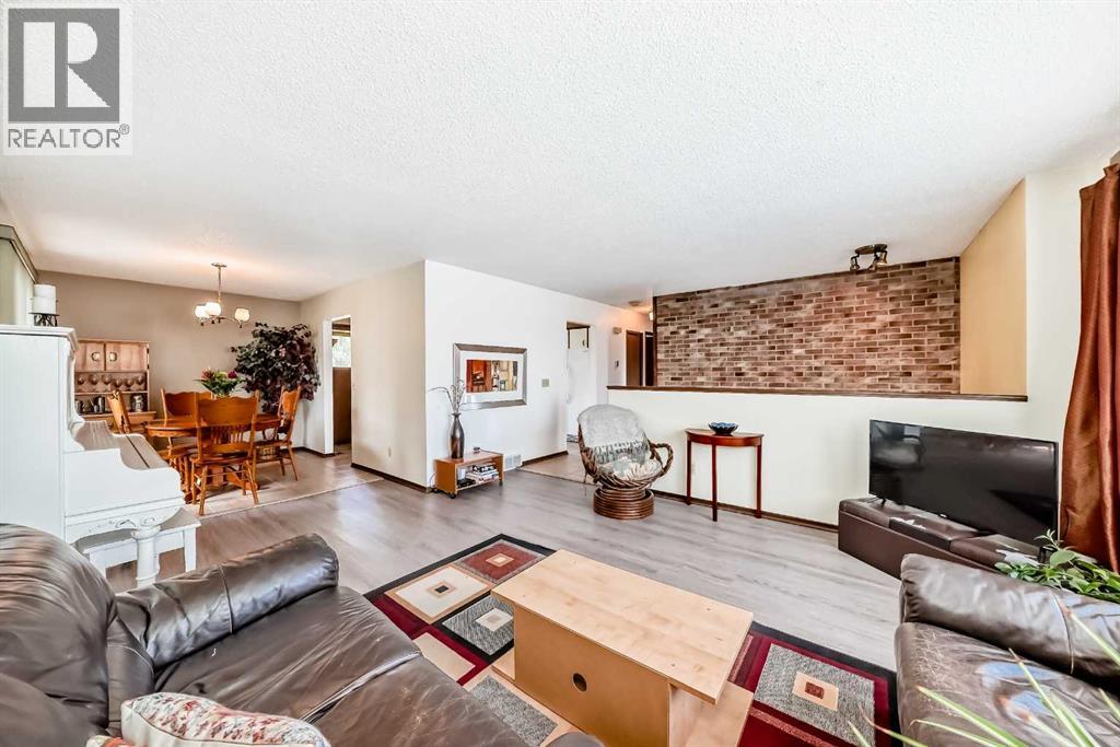 5539 Dalhart Road NW, Calgary, Alberta  T3A 1S3 - Photo 9 - A2313086