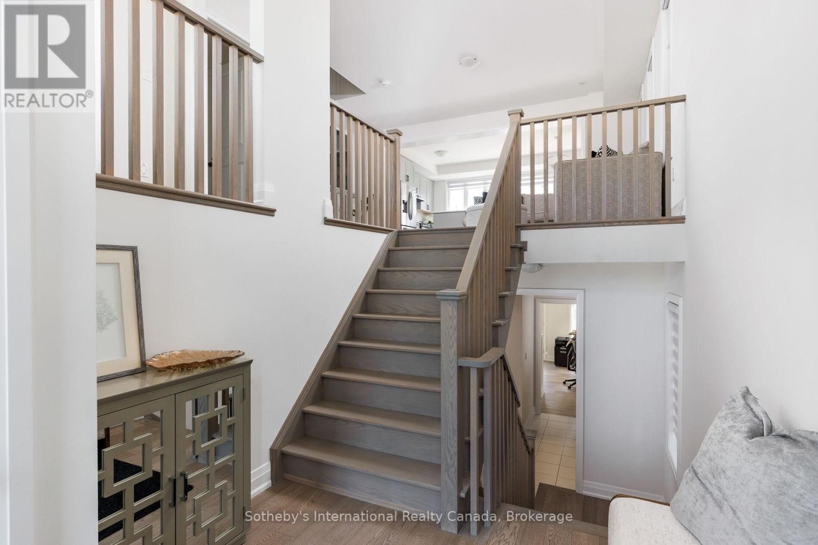 1492 Yellow Rose Circle, Oakville, Ontario  L6M 4G3 - Photo 33 - W12946828